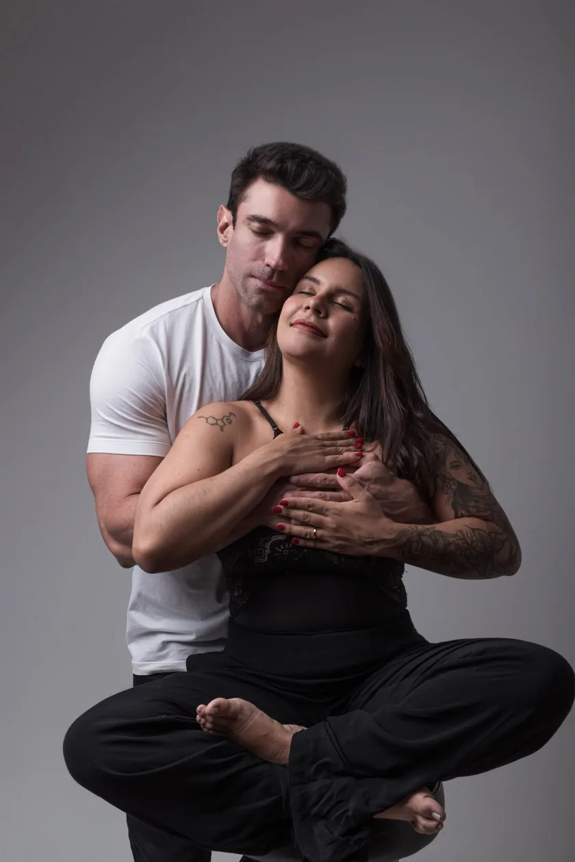 Tami Bhavani e Caio Furtado
